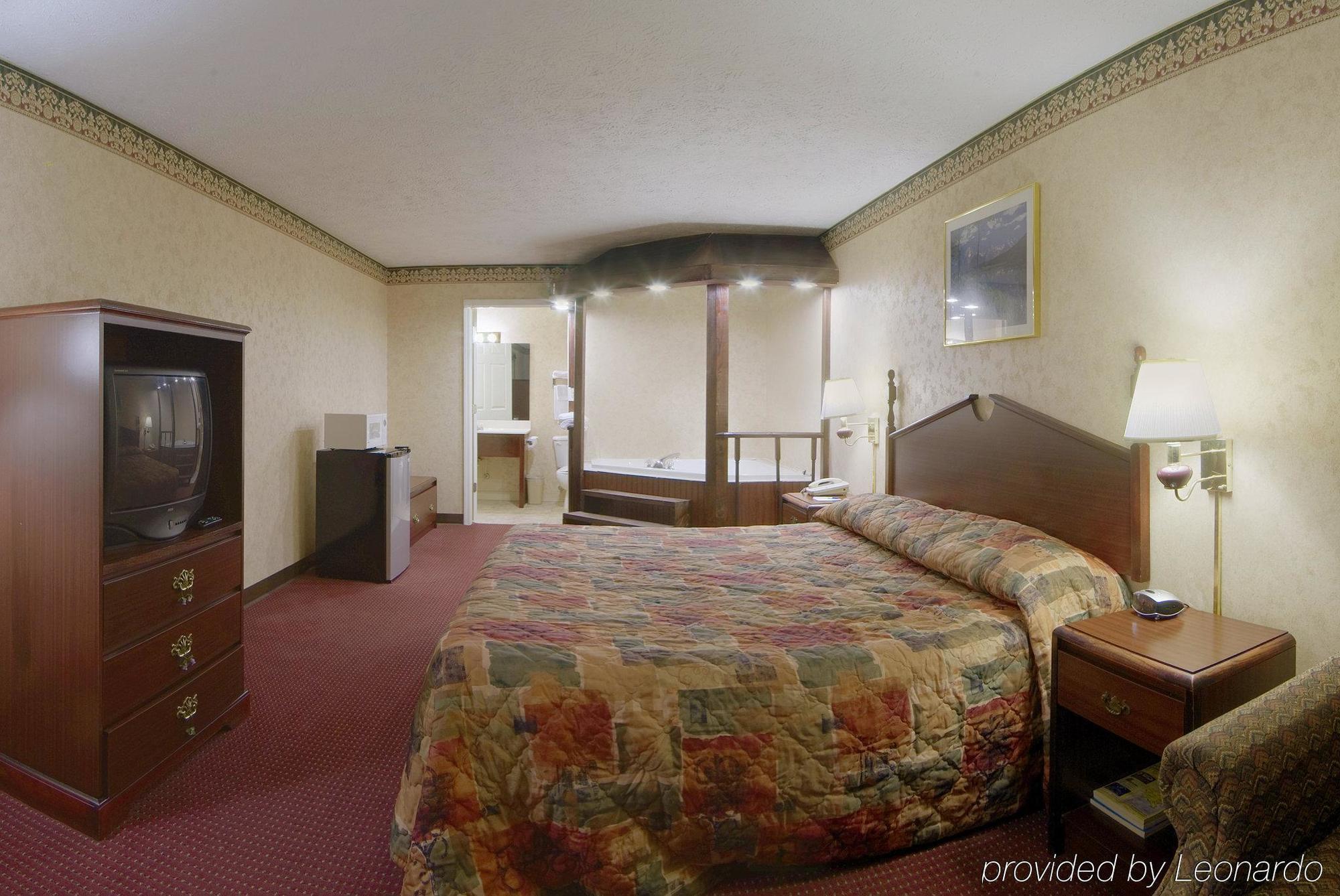 Americas Best Value Inn & Suites Mt. Pleasant Mount Pleasant Exterior photo